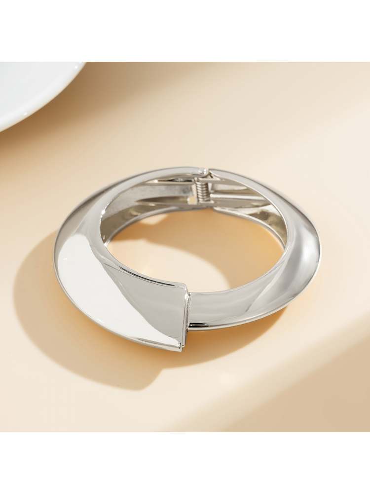Luxurious Irregular Faux Pearl Metallic Bracelet