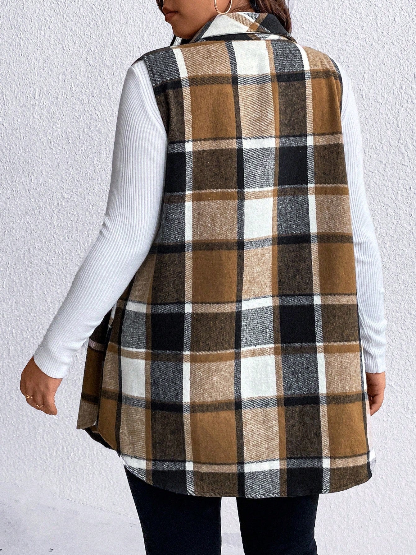 Essnce Plus Plaid Print Flap Detail Sleeveless Coat