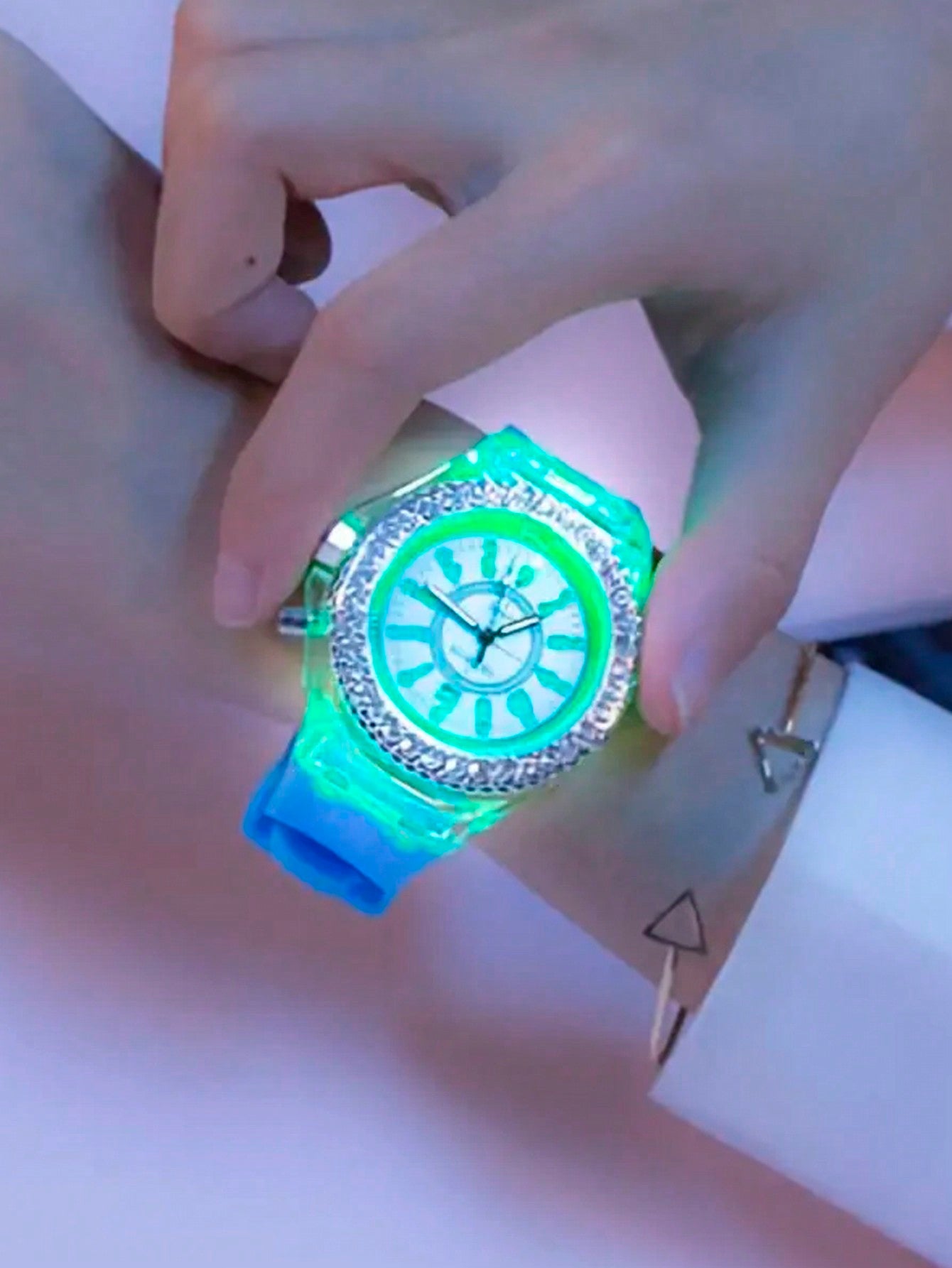 Luminous Watch Rhinestone LED Flash Couple Silicone For Unisex Round Quartz Sports Watch