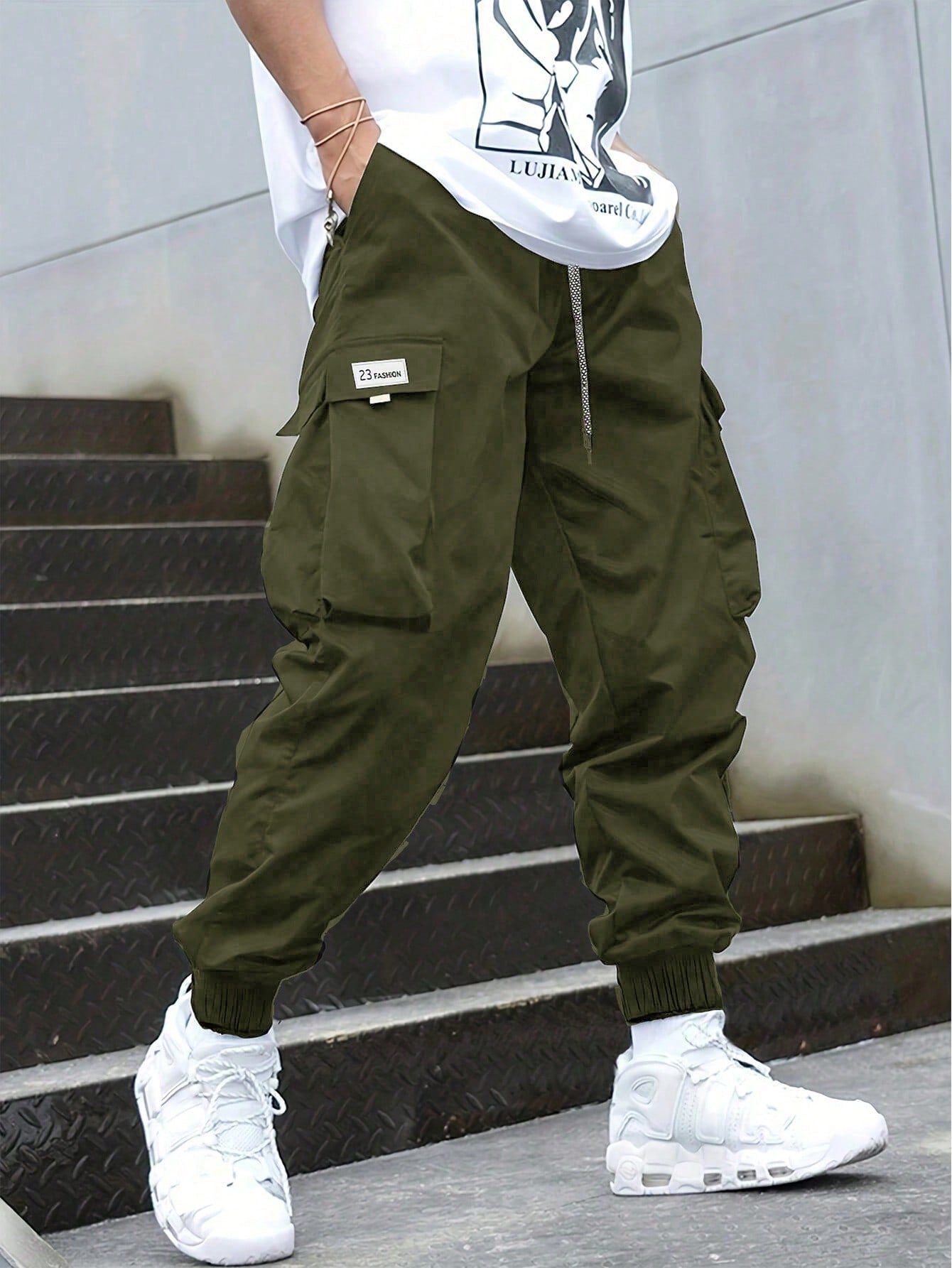 Manfinity Homme Loose Fit Men Plus Size Cargo Pants With Letter Patches, Flap Pockets, Side Drawstring Waist