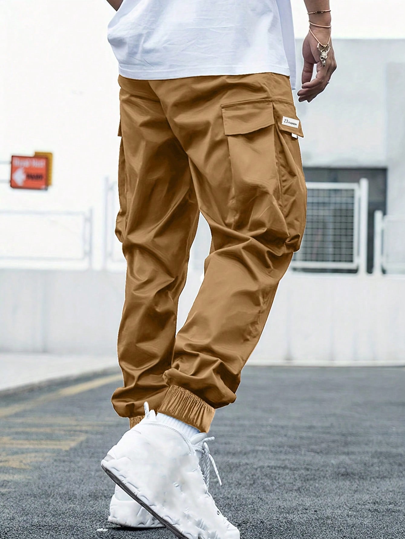 Manfinity Homme Loose Fit Men Plus Size Cargo Pants With Letter Patches, Flap Pockets, Side Drawstring Waist