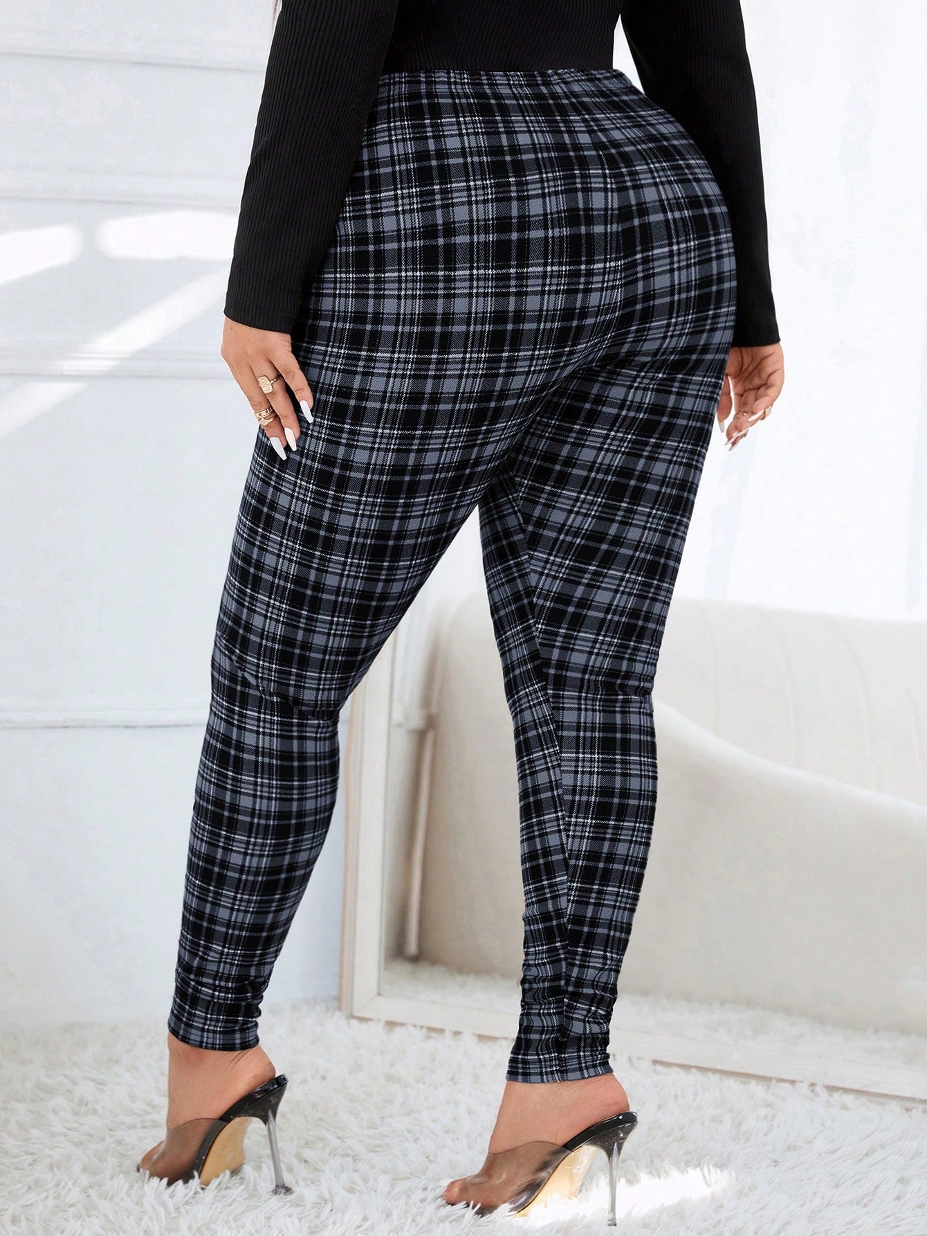 Essnce Plus Size Women's Checkered Stretchy Skinny Leggings