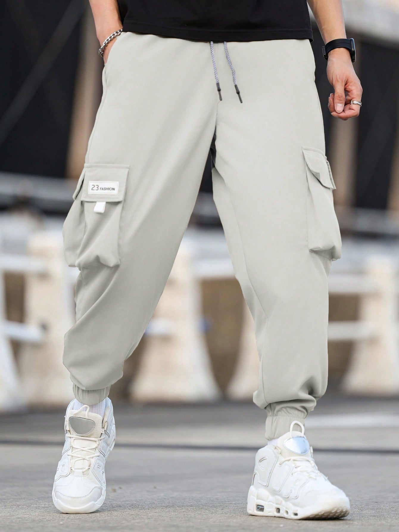 Manfinity Homme Loose Fit Men Plus Size Cargo Pants With Letter Patches, Flap Pockets, Side Drawstring Waist