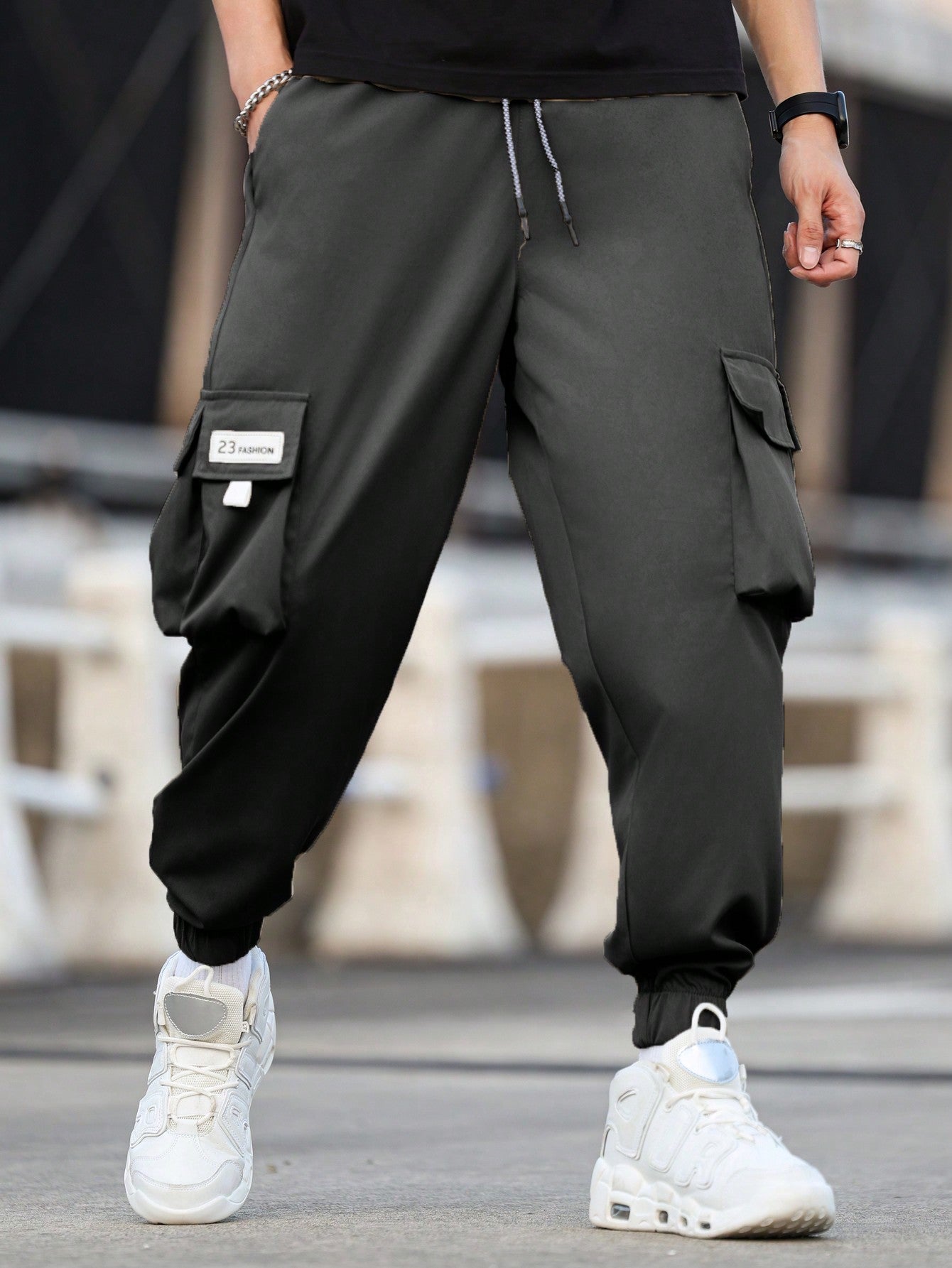 Manfinity Homme Loose Fit Men Plus Size Cargo Pants With Letter Patches, Flap Pockets, Side Drawstring Waist