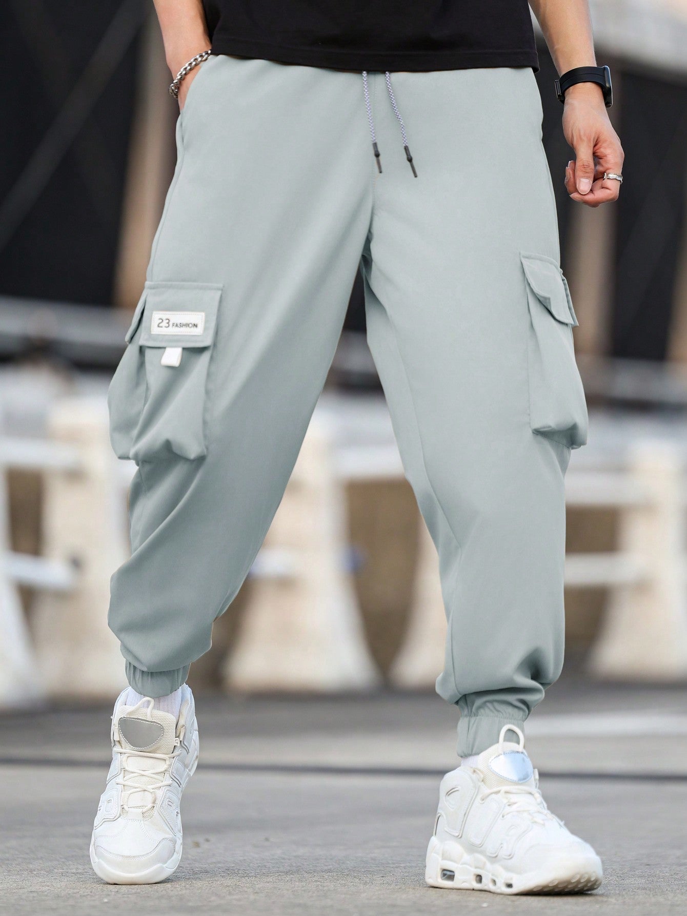 Manfinity Homme Loose Fit Men Plus Size Cargo Pants With Letter Patches, Flap Pockets, Side Drawstring Waist