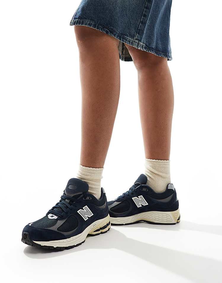 New Balance 2002 sneakers in green multi