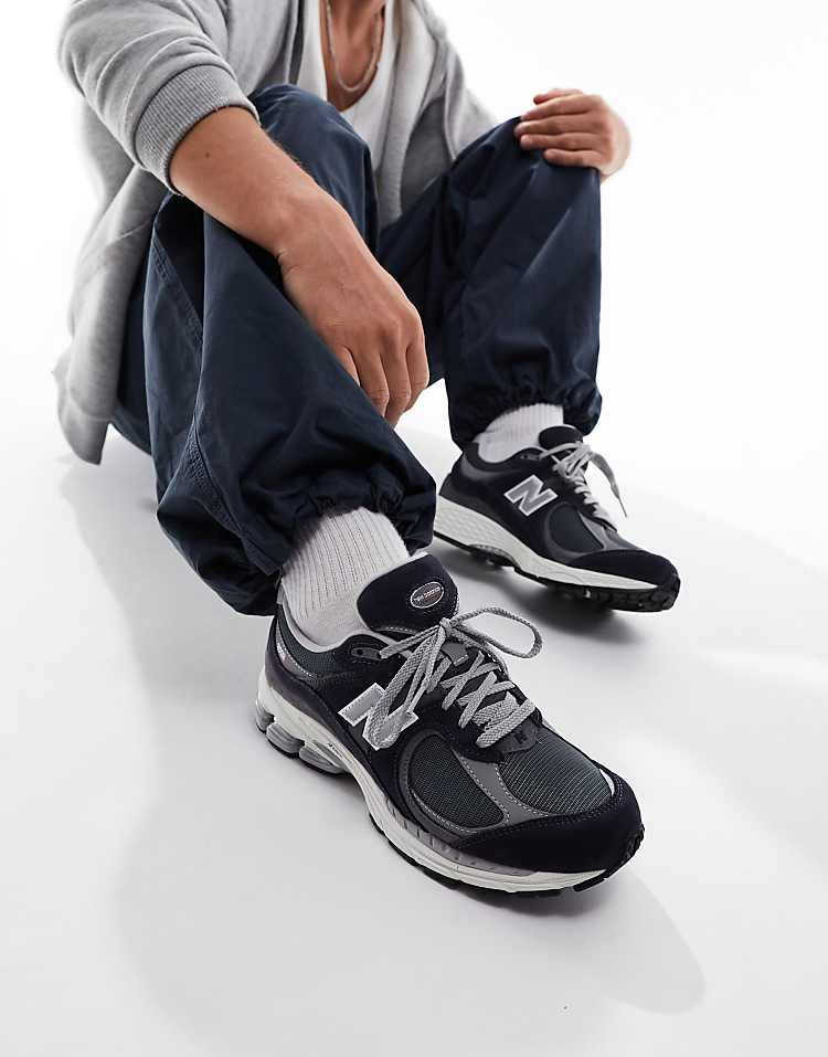 New Balance 2002 sneakers in green multi
