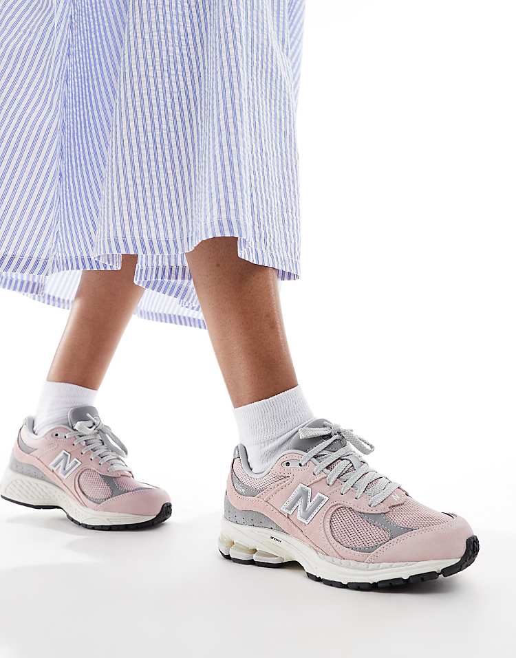 New Balance 2002 sneakers in green multi