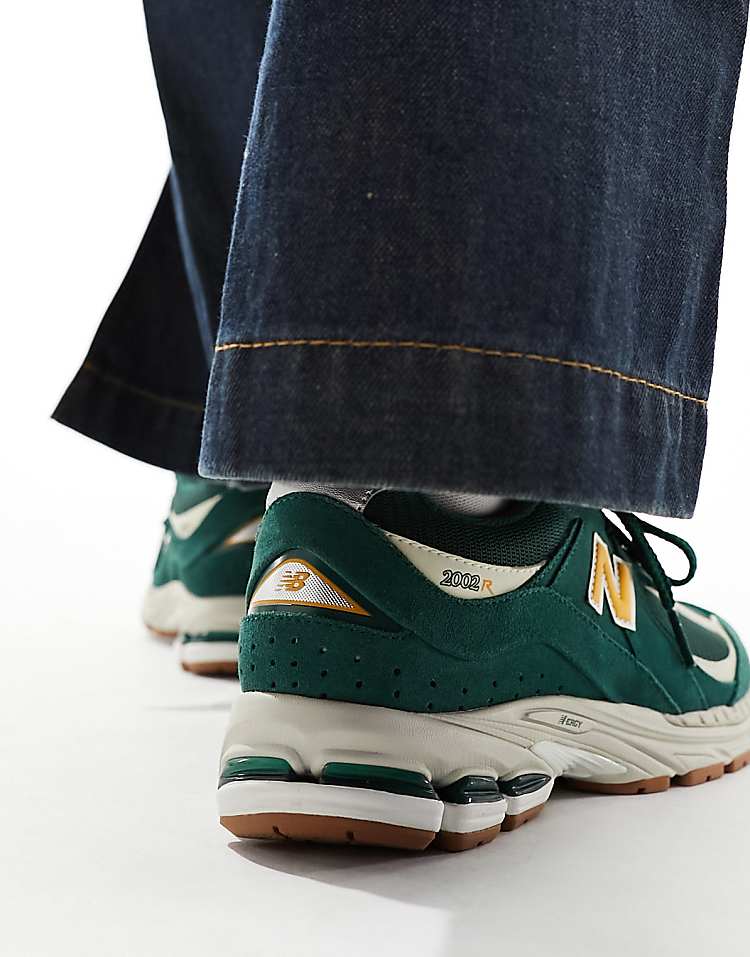 New Balance 2002 sneakers in green multi