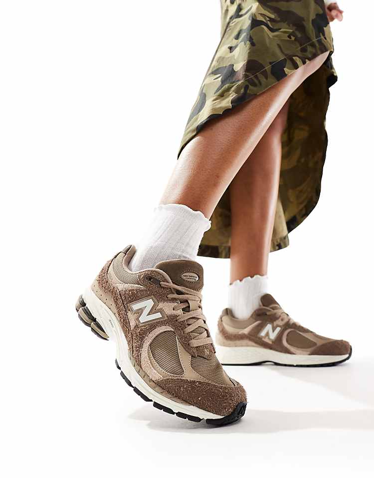 New Balance 2002 sneakers in green multi