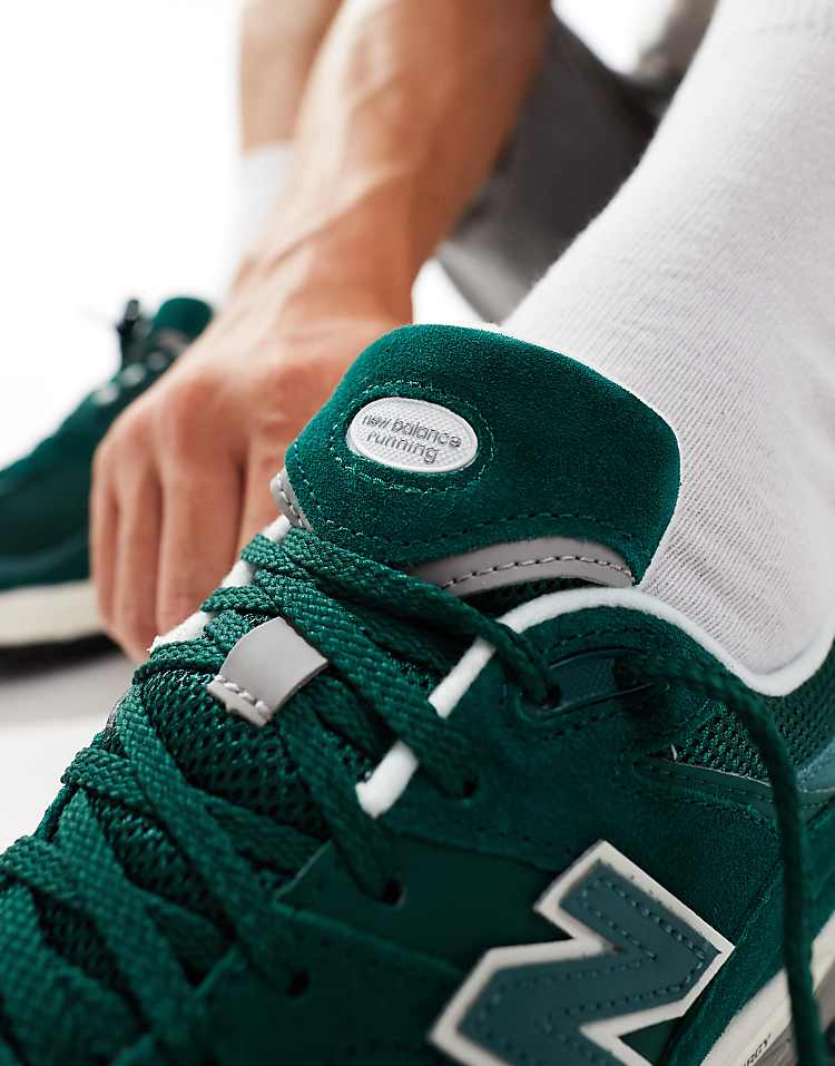 New Balance 2002 sneakers in green multi