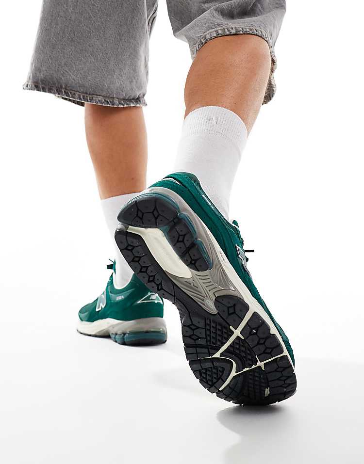 New Balance 2002 sneakers in green multi