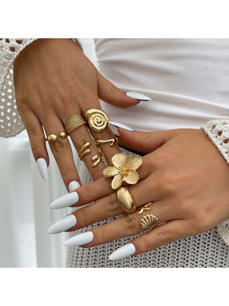 Exquisite Irregular Pattern Rings