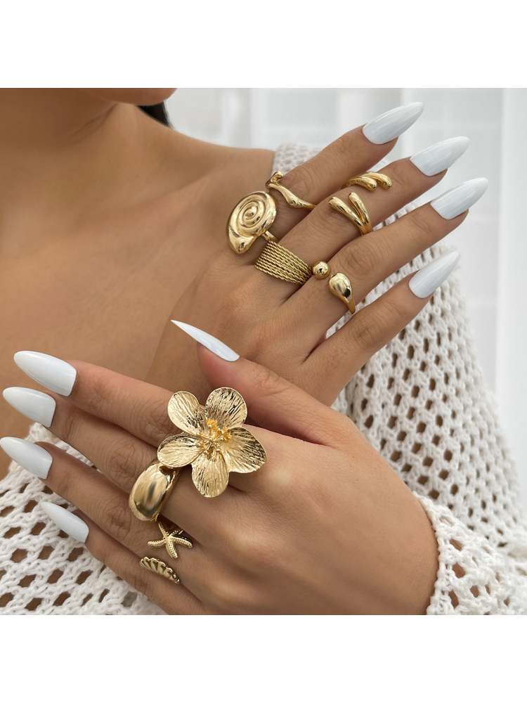 Exquisite Irregular Pattern Rings